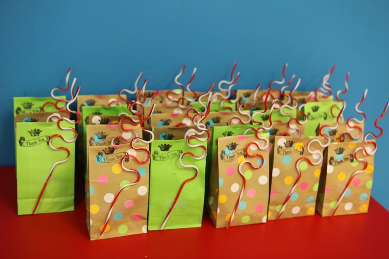 Animal-themed Snack Bags 21 Halloween Party Favor and Treat Bag Ideas Send Halloween guests home with one of these adorable party favors or treat bags. Our free printable labels, embellishments and photo booth accessories will make it a snap to throw a kid-pleasing monster mash.